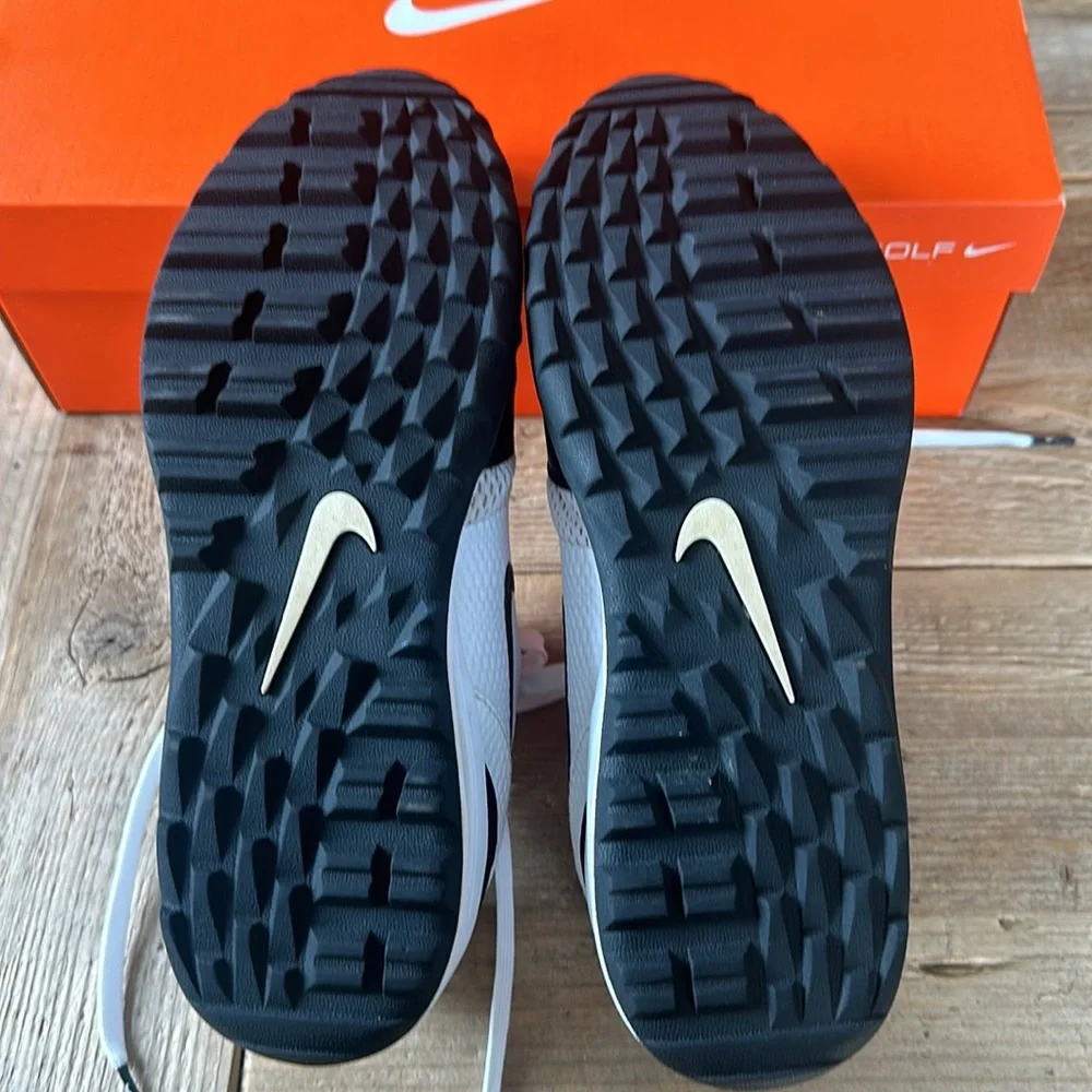 Nike Men’s Athletic Shoes White and Black Air Max Style